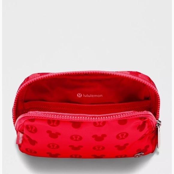 NEW Disney x lululemon Everywhere Belt Bag Long Strap 1L Mickey and Logo - Picture 4 of 5